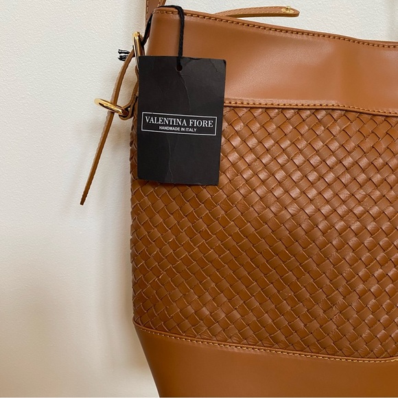 Valentina Fiore Woven Italian Leather Bucket Handbag - Picture 4 of 8